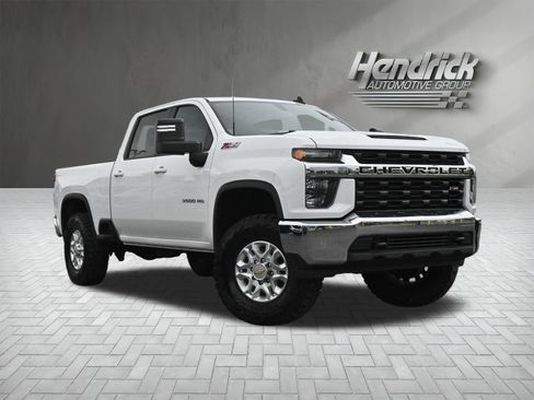 Used 2022 Chevrolet Silverado 3500 LT w/ Remote Start Package AWD/4WD image 2