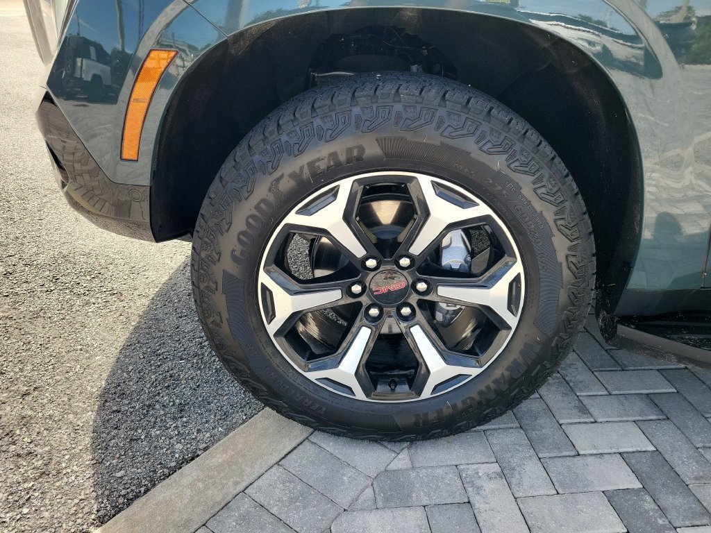 Used 2026 GMC Yukon AT4 w/ Premium Trailering Package AWD/4WD image 13