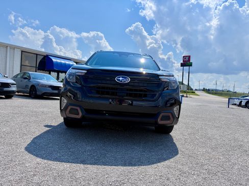 Used 2025 Subaru Forester Sport AWD/4WD image 8