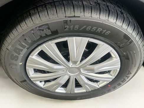 Used 2019 Nissan Rogue Sport S FWD image 11