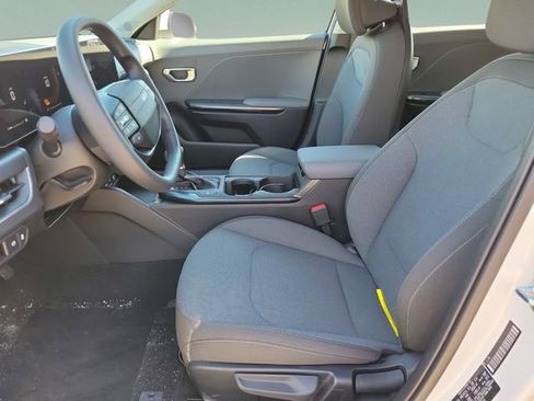 Used 2025 Kia K4 FWD image 11