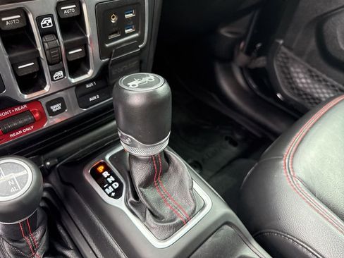 Used 2019 Jeep Wrangler Unlimited Rubicon AWD/4WD image 35