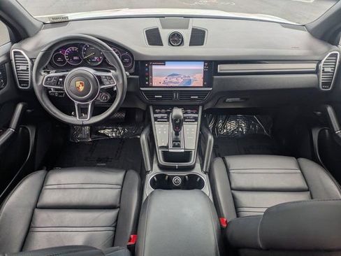 Used 2023 Porsche Cayenne Platinum Edition AWD/4WD image 28