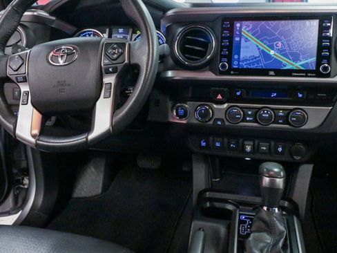 Used 2021 Toyota Tacoma Limited image 25