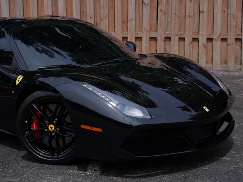 Used 2019 Ferrari 488 Spider RWD image 3