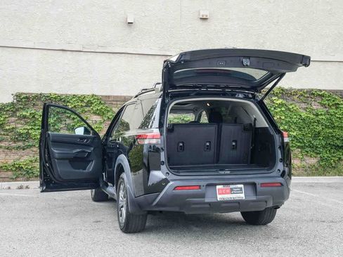 Used 2024 Nissan Pathfinder SV w/ SV Premium Package FWD image 27