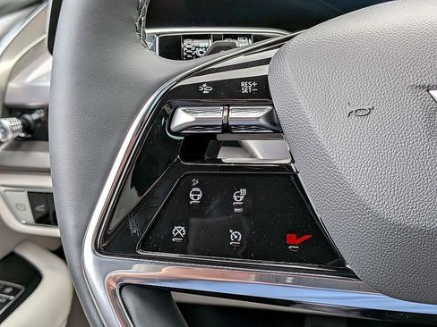 New 2026 Cadillac Vistiq Luxury image 16