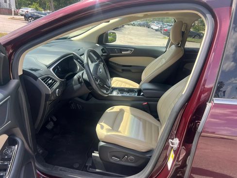 Used 2019 Ford Edge SEL w/ Equipment Group 201A FWD image 2