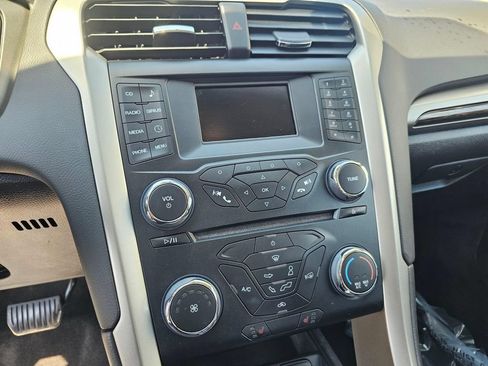 Used 2013 Ford Fusion SE FWD image 25