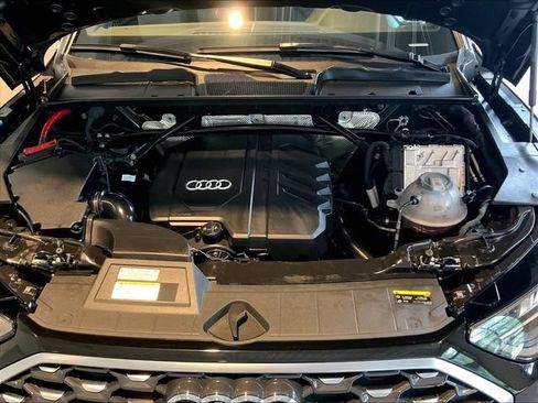 Certified 2025 Audi Q5 2.0T Premium Plus w/ Premium Plus Package AWD/4WD image 19