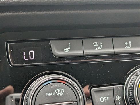 New 2024 Volkswagen Taos SE image 21