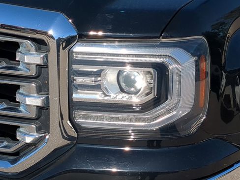 Used 2018 GMC Sierra 1500 SLT image 15