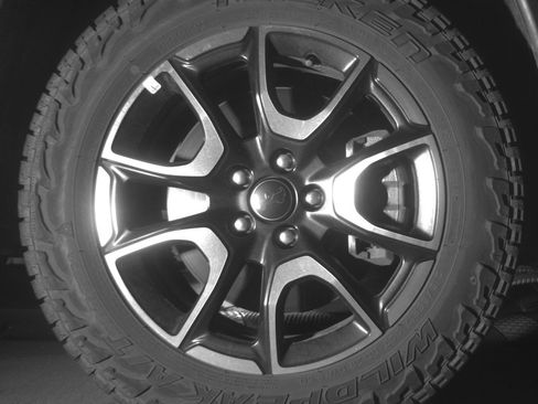 Used 2025 Jeep Compass Trailhawk AWD/4WD image 13