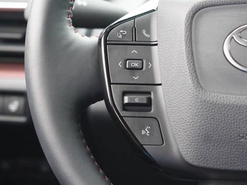 Used 2025 Toyota Prius Plug-In Hybrid FWD image 21