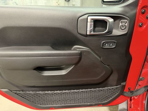 Used 2022 Jeep Wrangler Unlimited Sport image 15