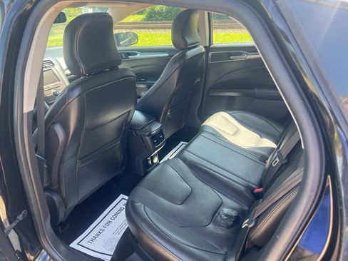 Used 2016 Ford Fusion Titanium AWD/4WD image 4