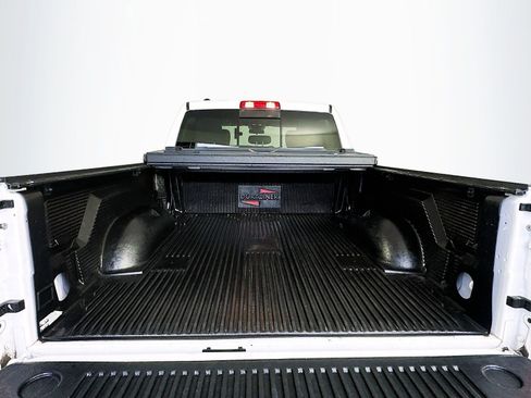 Used 2020 RAM 1500 Classic SLT AWD/4WD image 23