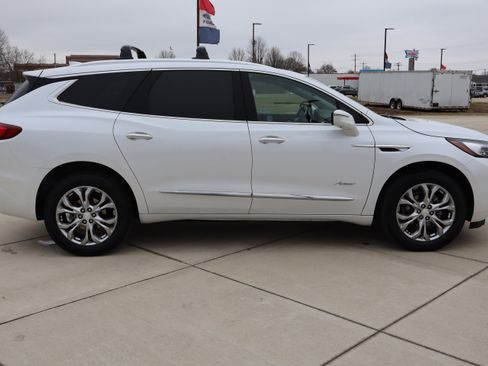 Used 2021 Buick Enclave Avenir image 4