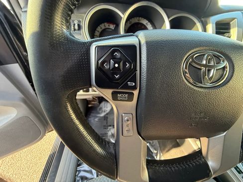 Used 2015 Toyota Tacoma PreRunner w/ SR5 Package image 29