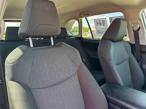 Used 2025 Toyota RAV4 XLE FWD image 23