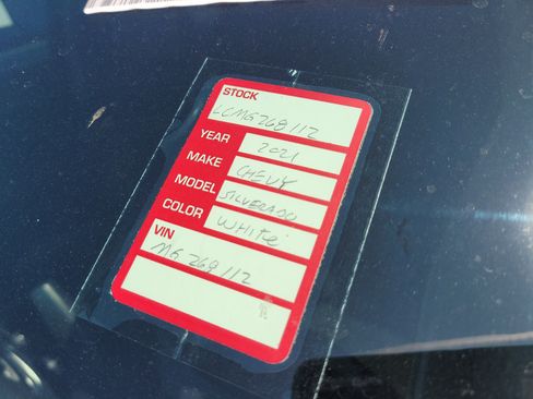 Used 2021 Chevrolet Silverado 1500 LT w/ Z71 Off-Road Package image 10