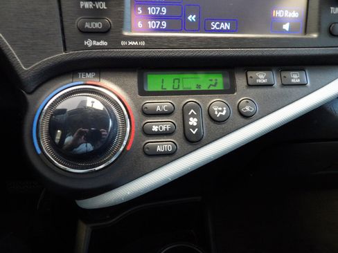 Used 2012 Toyota Prius C Three w/ Preferred Accessory Pkg #1 FWD image 32