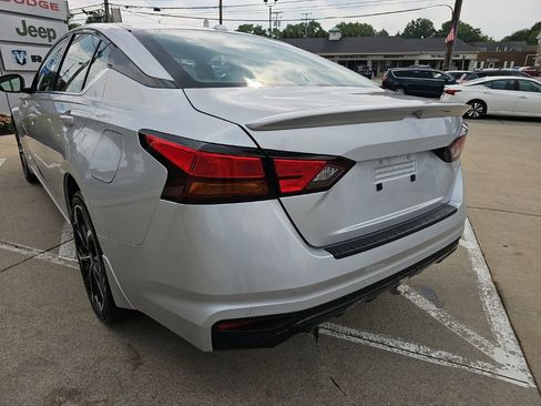 Used 2023 Nissan Altima 2.5 SR w/ SR Premium Package AWD/4WD image 14