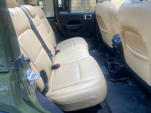 Used 2022 Jeep Wrangler Unlimited Sport w/ Sun And Sound Package AWD/4WD image 9