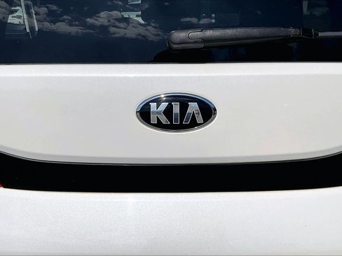 Used 2021 Kia Soul S image 9