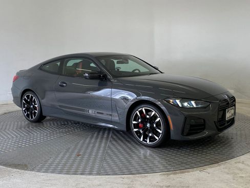Used 2025 BMW 440i xDrive Coupe w/ Premium Package image 7