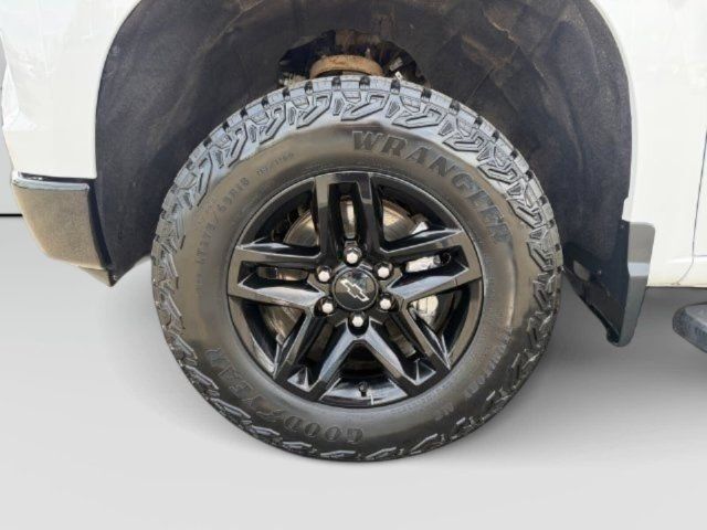 Used 2024 Chevrolet Silverado 1500 LT Trail Boss w/ Protection Package AWD/4WD image 17