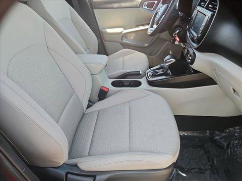 Used 2020 Kia Soul S FWD image 25