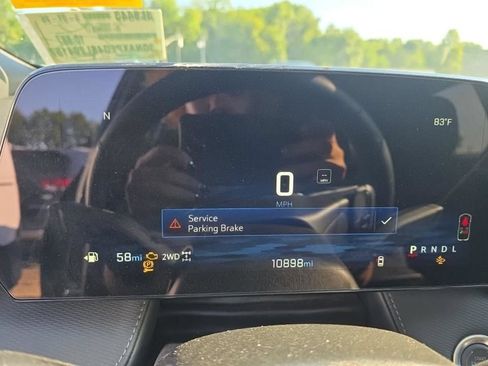Used 2025 Chevrolet Equinox LT AWD/4WD image 9