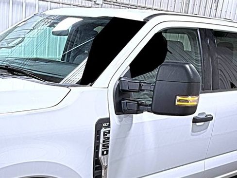 Used 2026 Ford F250 XLT AWD/4WD image 2