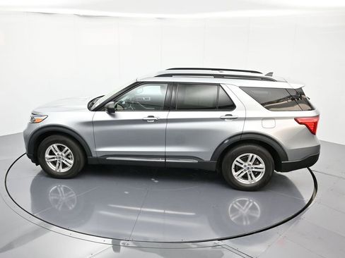 Certified 2022 Ford Explorer XLT image 53