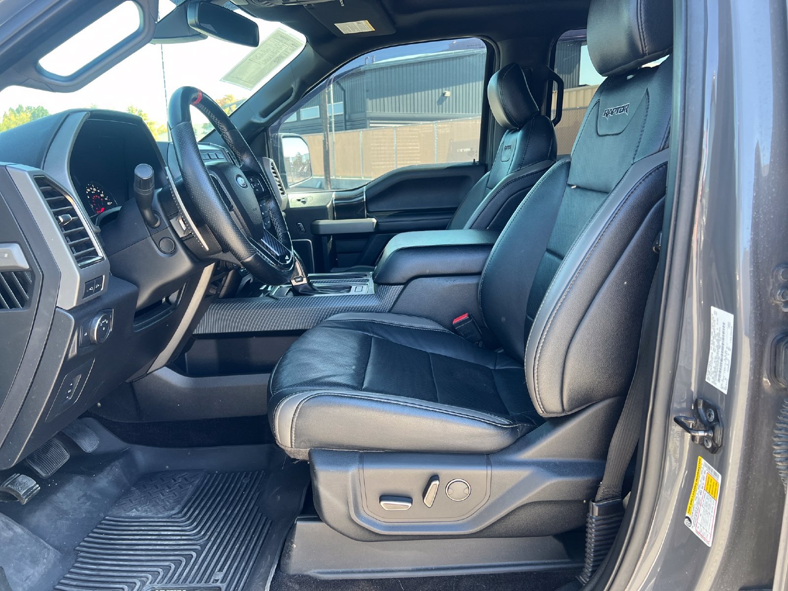 Used 2018 Ford F150 Raptor w/ Equipment Group 802A Luxury AWD/4WD image 9