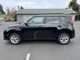 Used 2022 Kia Soul LX w/ Technology Package image 4