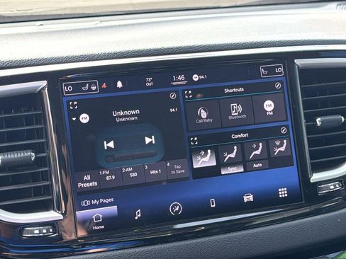 Used 2021 Chrysler Pacifica Touring-L image 16