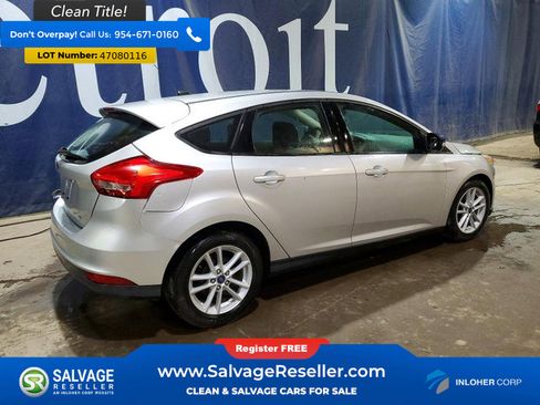 Used 2017 Ford Focus SE image 4