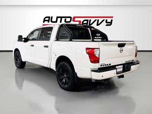 Used 2023 Nissan Titan SV w/ SV Convenience Package image 5