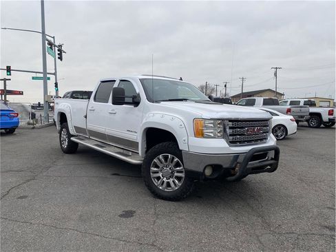 Used 2013 GMC Sierra 3500 SLT image 3