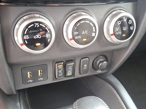 Used 2020 Mitsubishi Outlander Sport GT image 16