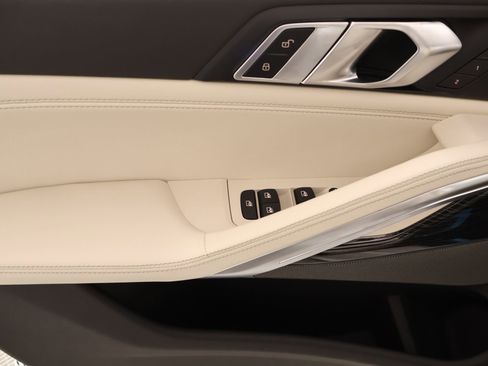 New 2026 BMW X6 xDrive40i w/ Climate Comfort Package image 16