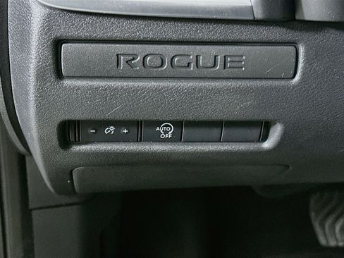 Used 2025 Nissan Rogue S FWD image 16