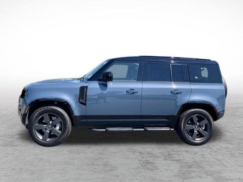 Used 2024 Land Rover Defender 110 X-Dynamic SE AWD/4WD image 8