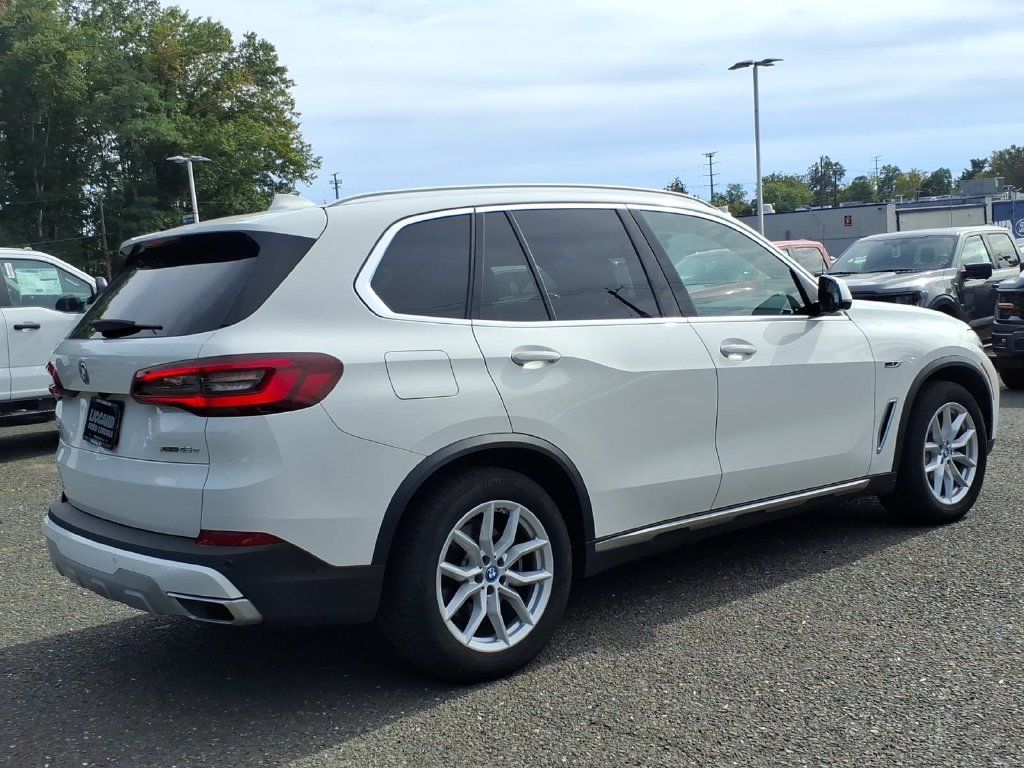 Used 2022 BMW X5 xDrive45e AWD/4WD image 6