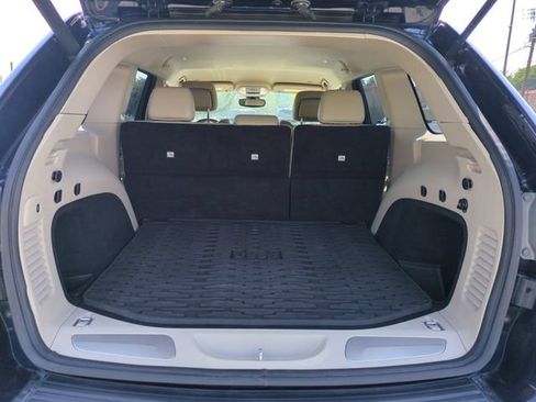 Used 2017 Jeep Grand Cherokee Limited w/ Trailer Tow Group IV AWD/4WD image 30