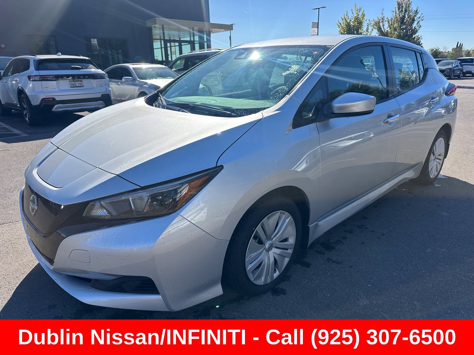 Used 2025 Nissan Leaf S FWD image 2