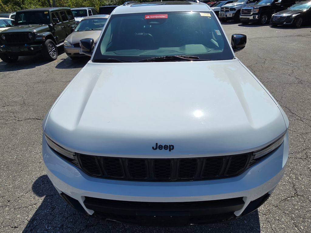 Used 2023 Jeep Grand Cherokee L Limited w/ Black Appearance Package AWD/4WD image 14