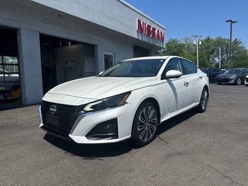 Used 2023 Nissan Altima 2.5 SL AWD/4WD image 5